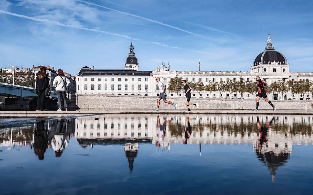 "Lyon en mouvement : Perspectives uniques du Run In Lyon"